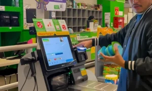 ¡Hablan en Maya! Así son las cajas de autocobro de una famosa cadena en Yucatán